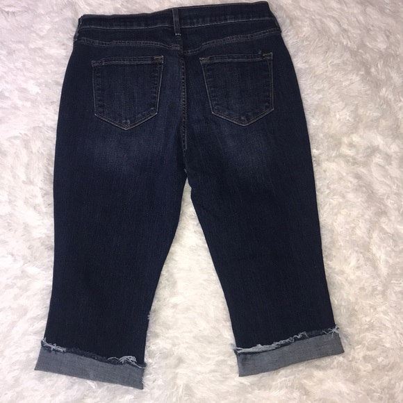 Old Navy Jeans Old Navy Curvy Midrise Jean Capris Poshmark
